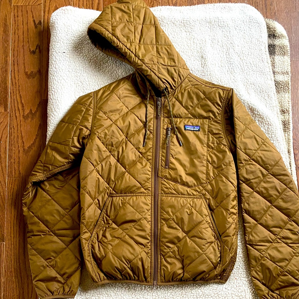 Patagonia Diamond Quilted Bomber Hoody. Owl brown color